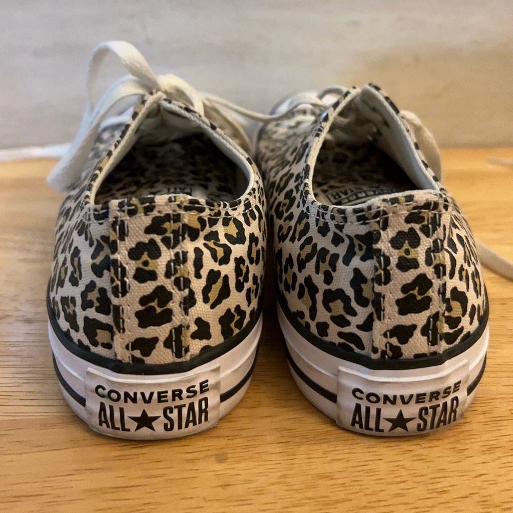 Converse Women's
Chuck Taylor All Star Leopard Print Low Top Sneakers Unisex - Picture 4 of 13